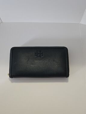 Tory Burch Black Pebbled Leather Zip Wallet with Logo